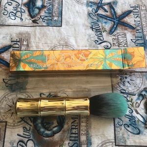 Benefit Hoola Brush